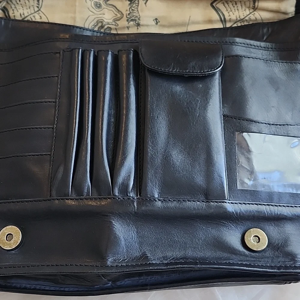 Vintage Unbranded Good Condition Black Leather Shoulder Messenger Bag, $49